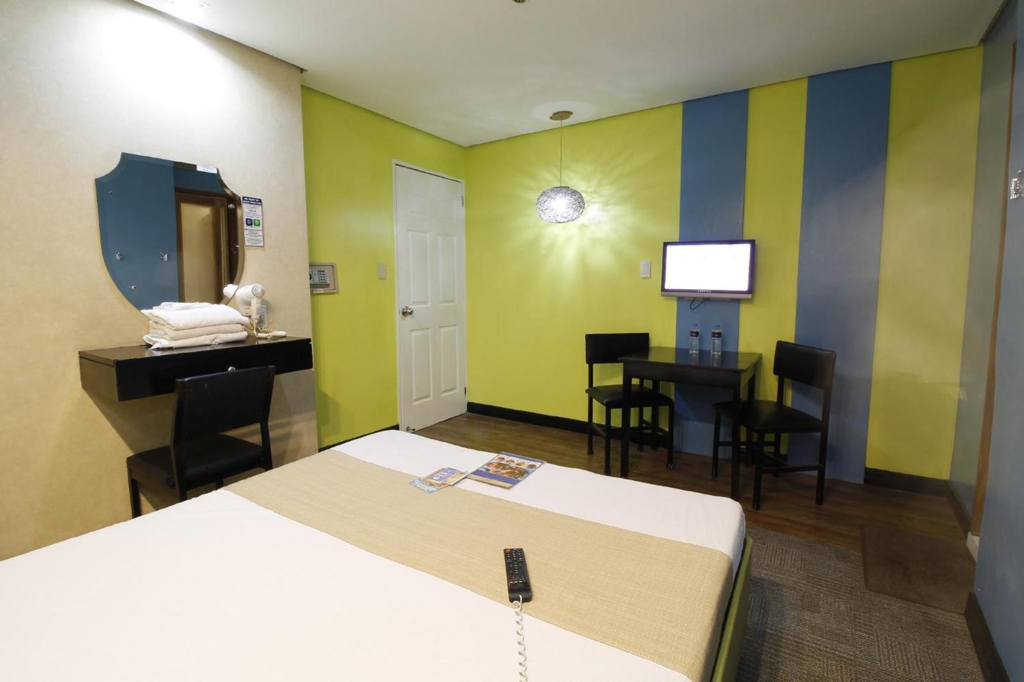 Hotel Dreamworld Araneta Cubao Екстериор снимка