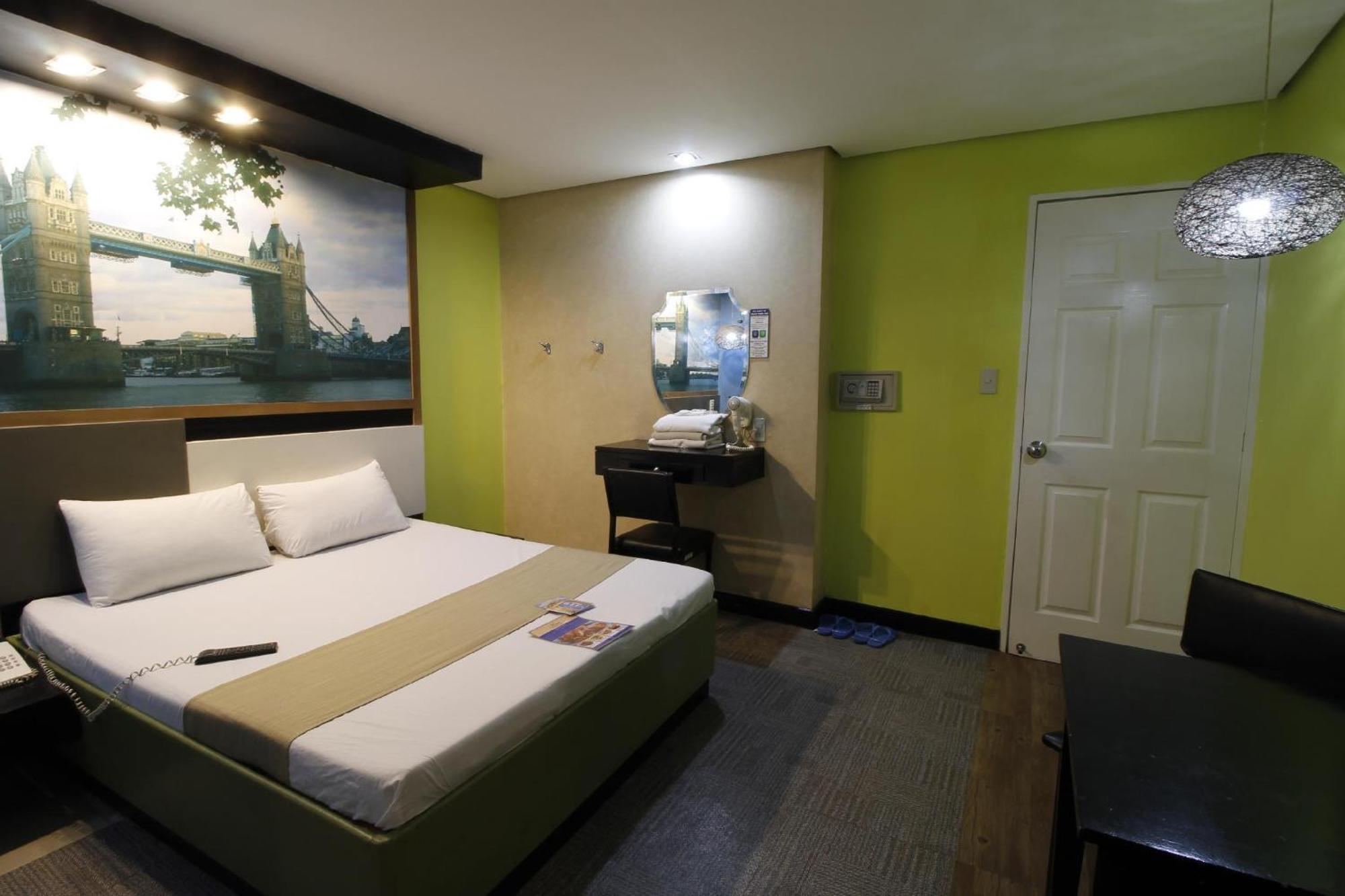 Hotel Dreamworld Araneta Cubao Екстериор снимка