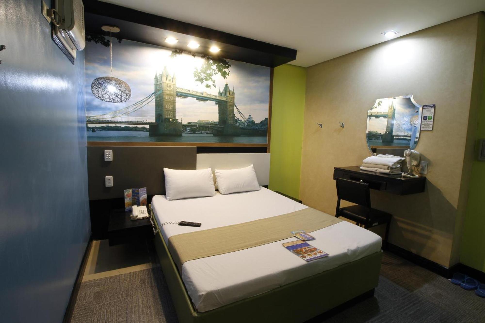 Hotel Dreamworld Araneta Cubao Екстериор снимка