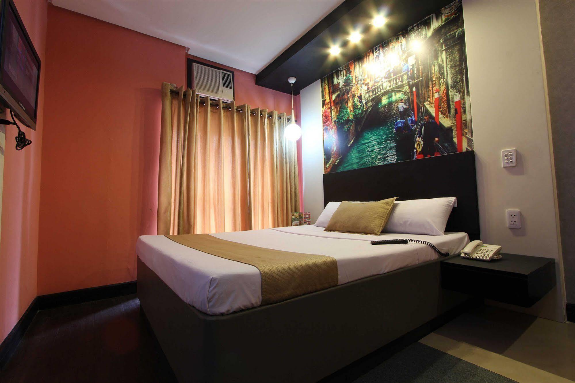 Hotel Dreamworld Araneta Cubao Екстериор снимка