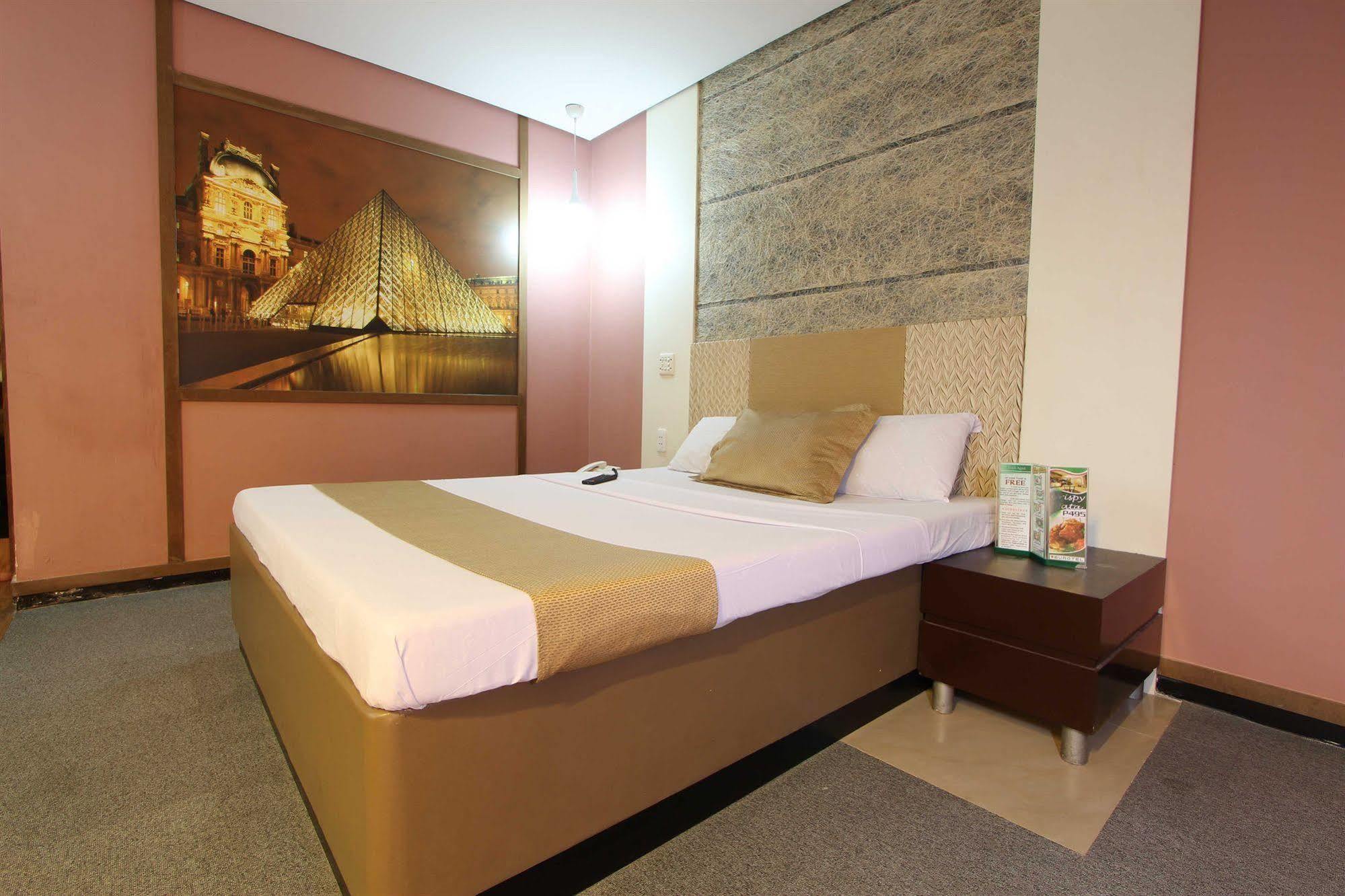 Hotel Dreamworld Araneta Cubao Екстериор снимка