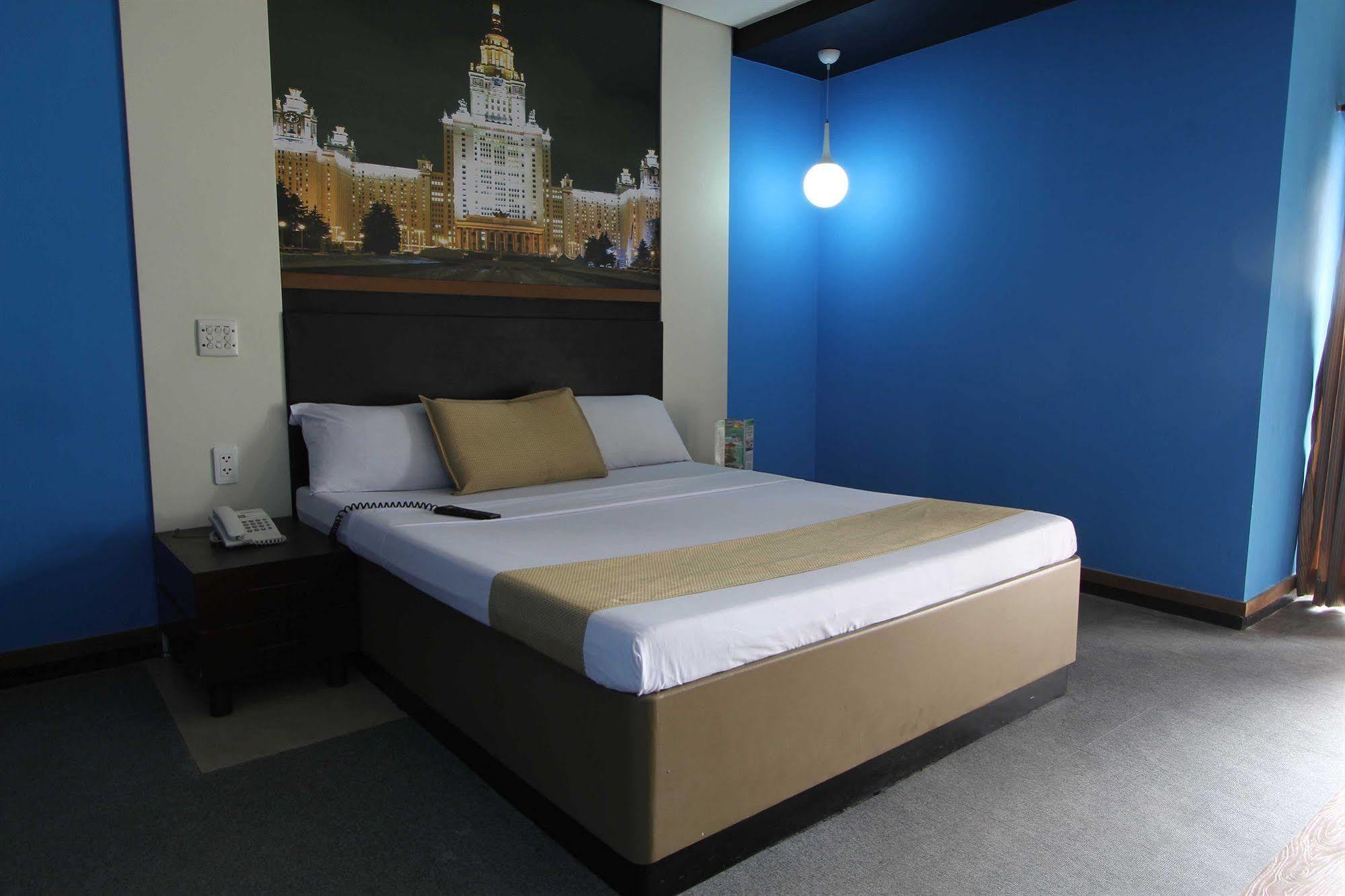 Hotel Dreamworld Araneta Cubao Екстериор снимка